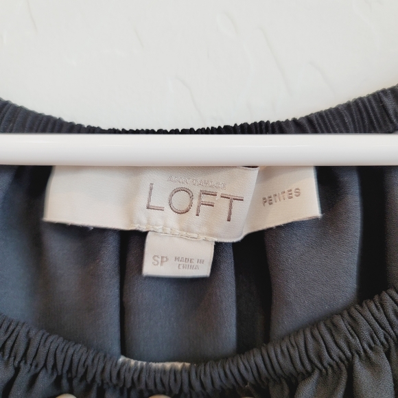 💕 Loft Black and White Stripe Off The Shoulder Top S - Picture 8 of 9